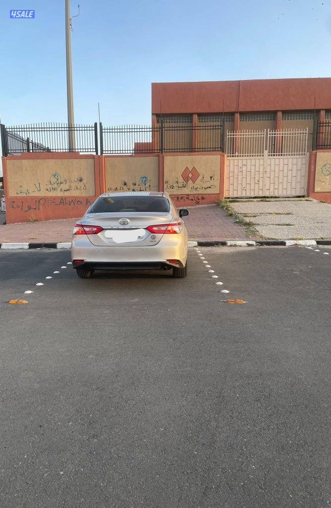 كامري 2018 كامل المواصفات عدا الفتحه شرط الفحص جير مكينه شاصي5