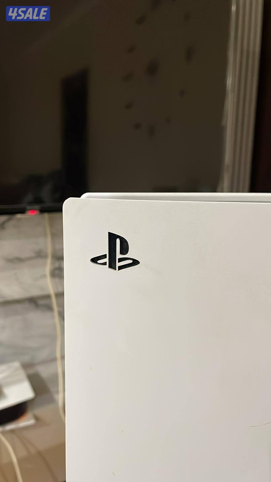 سوني ٥ بحاله ممتازه مع يده احترافيه امورها طيبه1