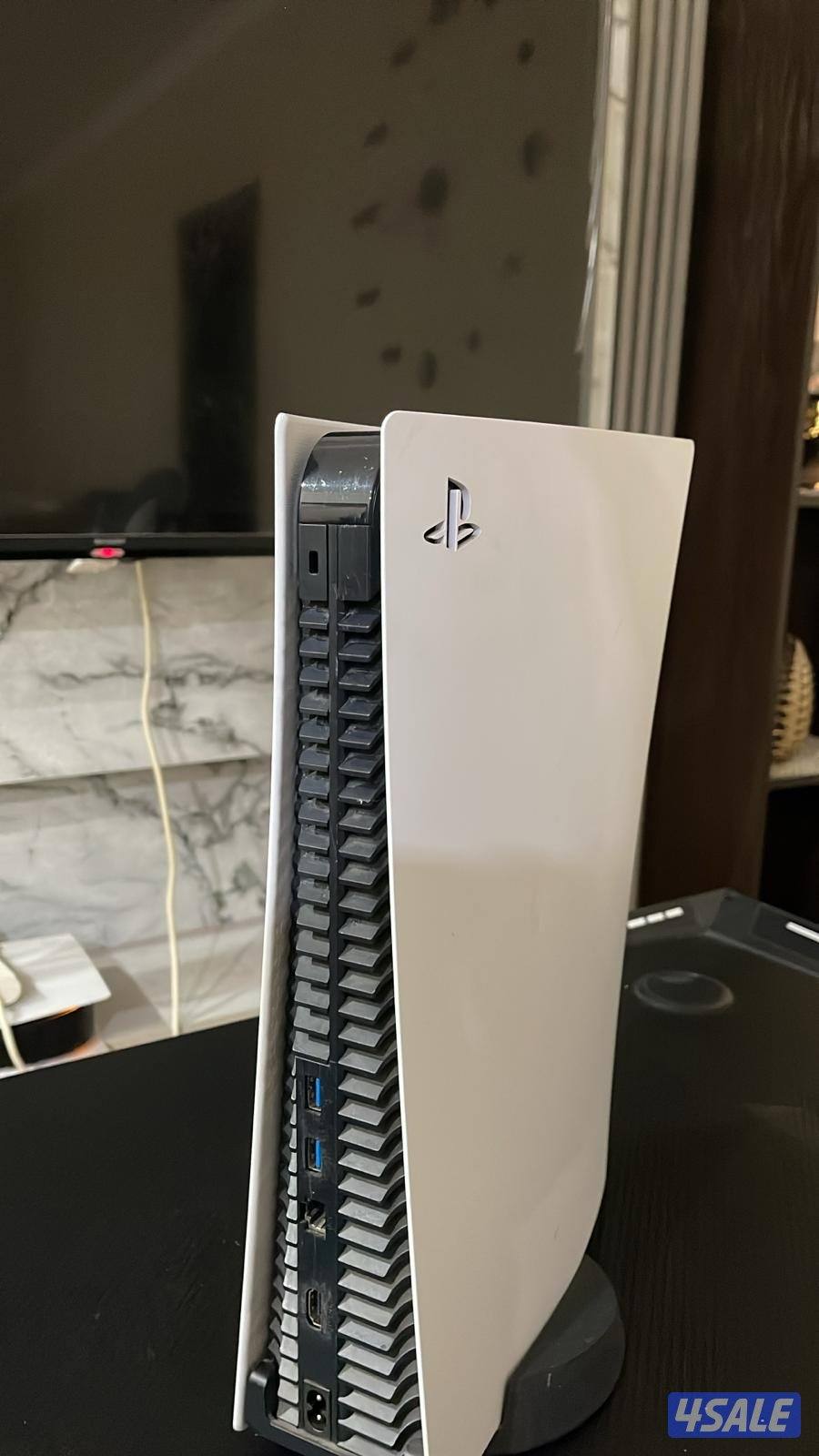 سوني ٥ بحاله ممتازه مع يده احترافيه امورها طيبه2