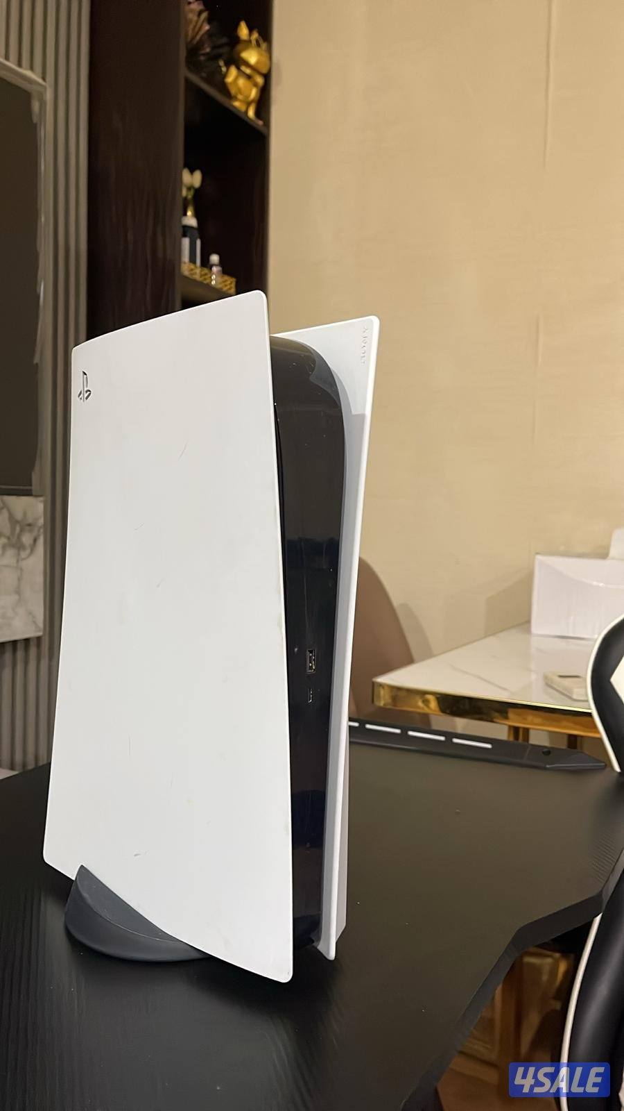 سوني ٥ بحاله ممتازه مع يده احترافيه امورها طيبه3