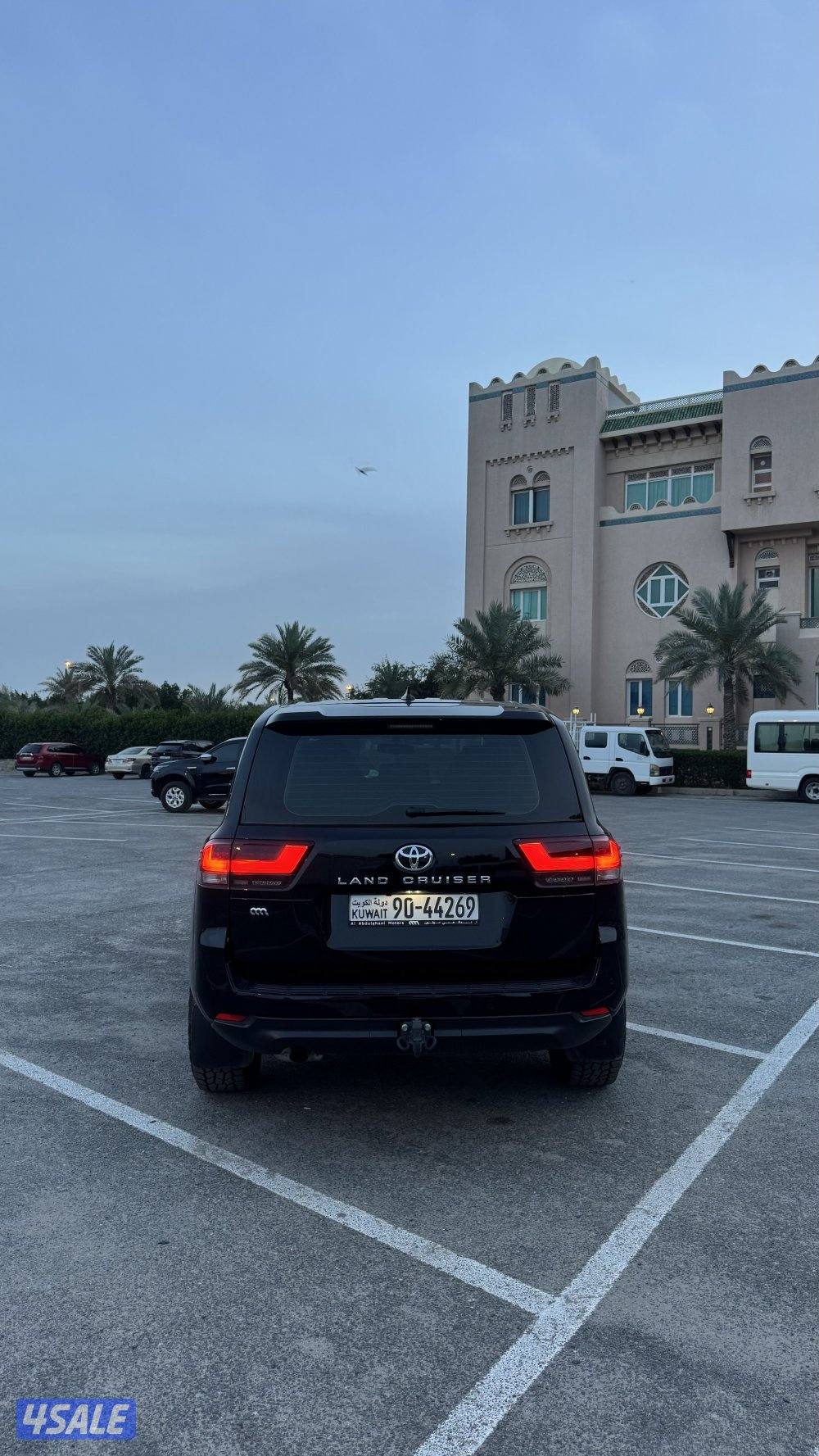 للبيع لاند كروزر جي اكس ستاندر2