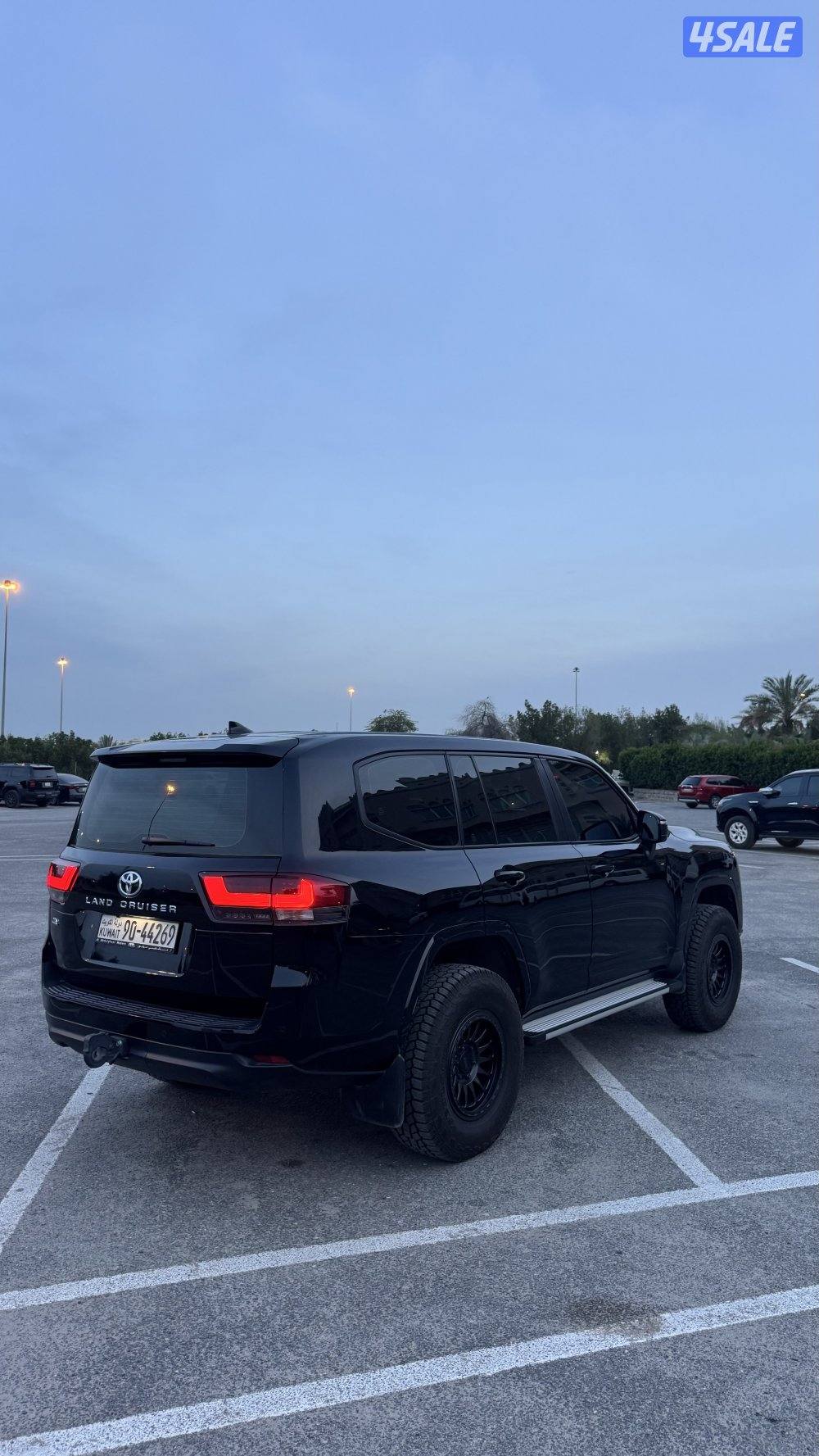 للبيع لاند كروزر جي اكس ستاندر3
