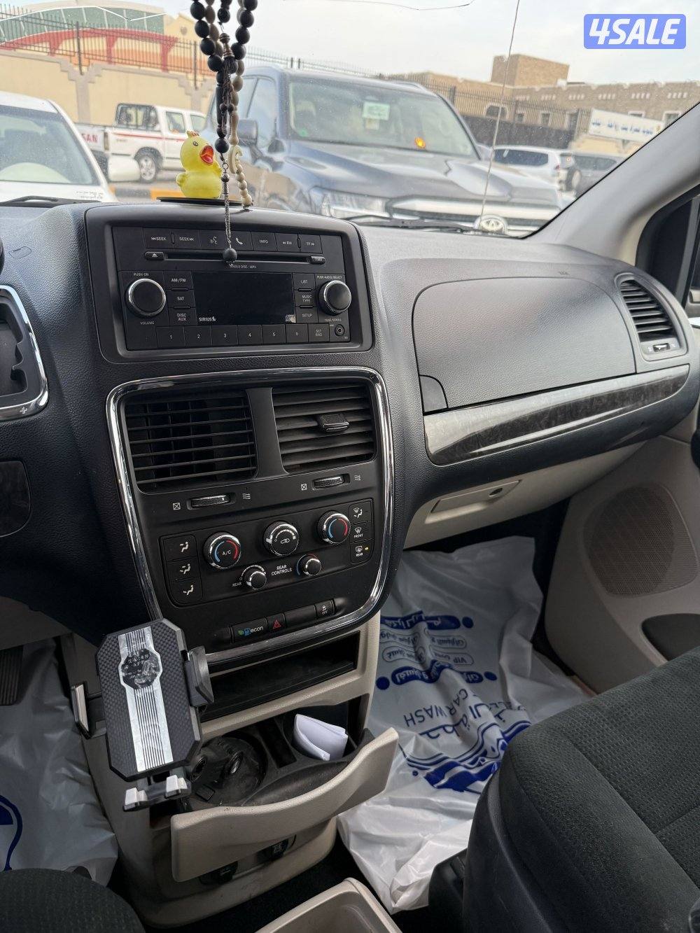 دودج كارافان ماشي 246 الف كيلو اللون ابيض نظيف4