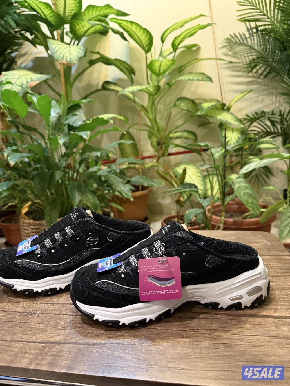 حذاء سكشرز جديد4