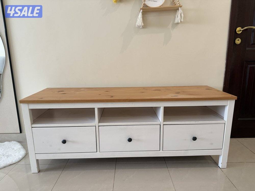 مكتبة تلفزيون مع ساعه0