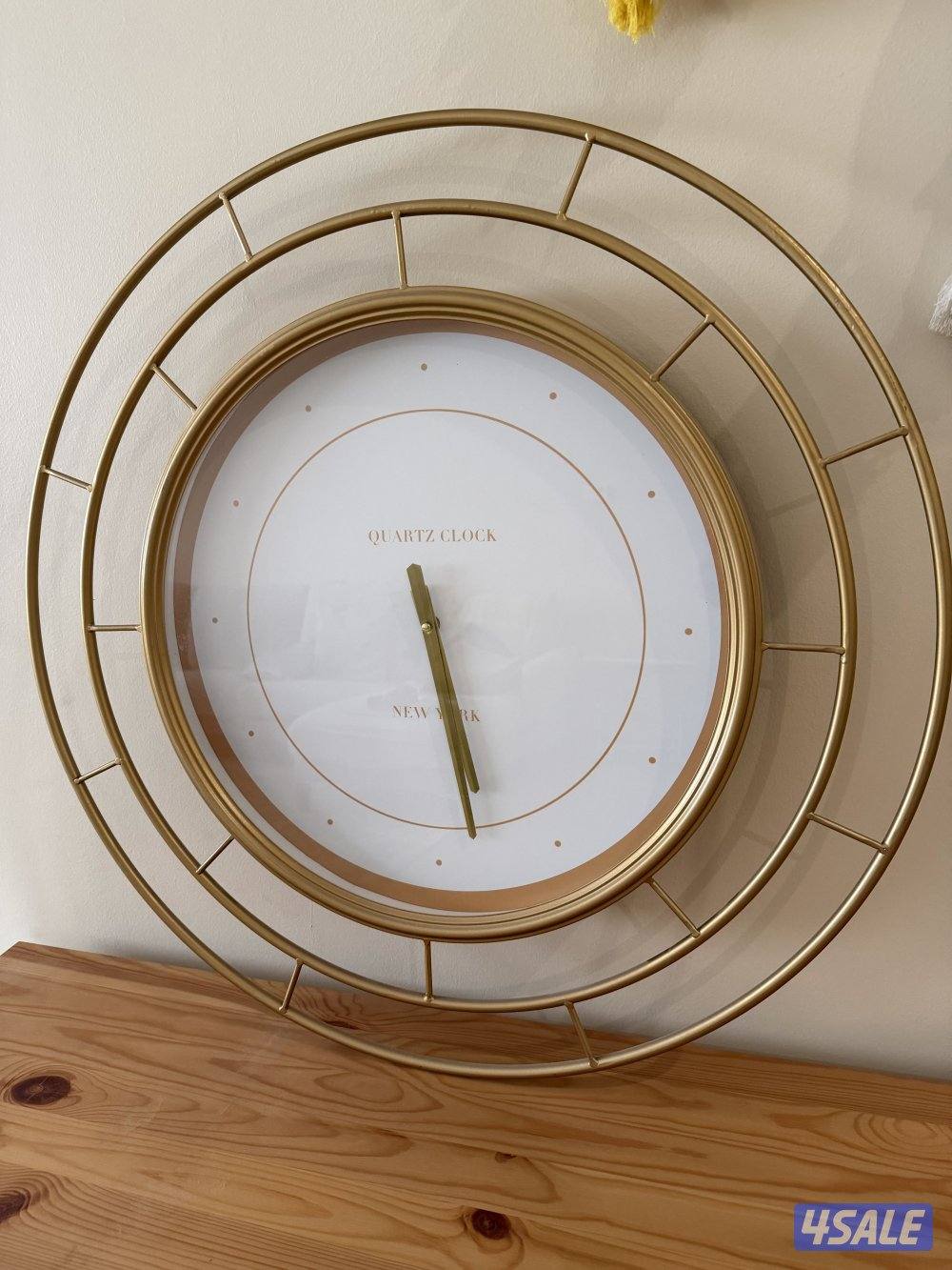 مكتبة تلفزيون مع ساعه2