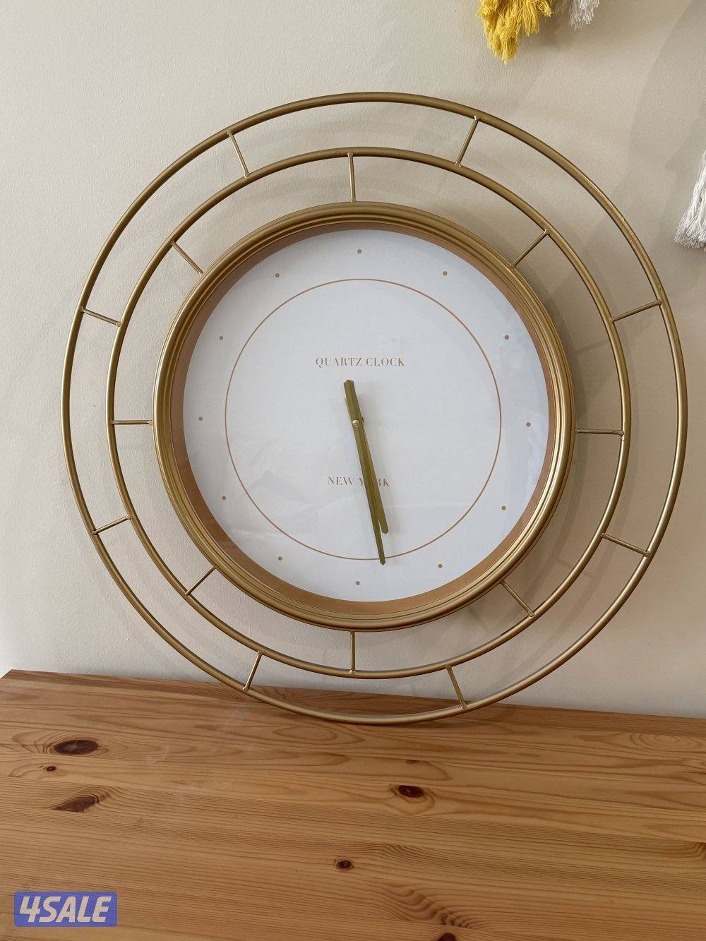 مكتبة تلفزيون مع ساعه3