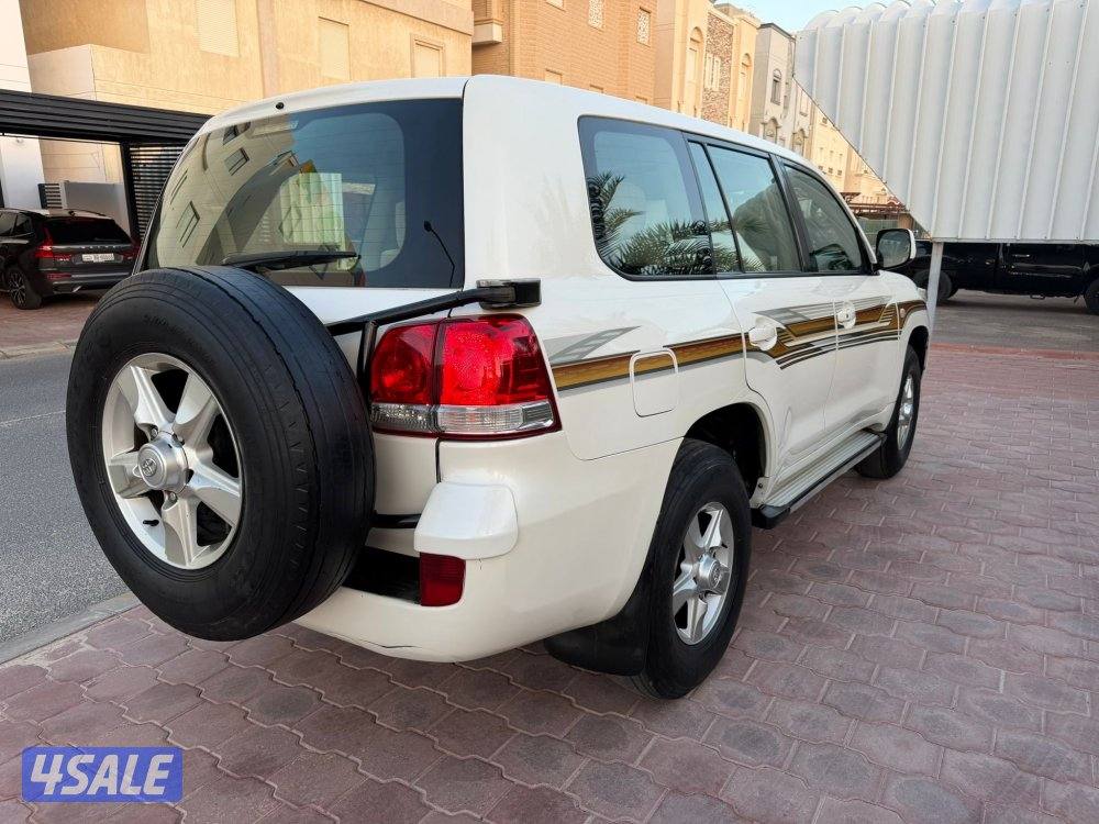 للبيع لاند كروز GXR قير عادي أساس دبل 20107