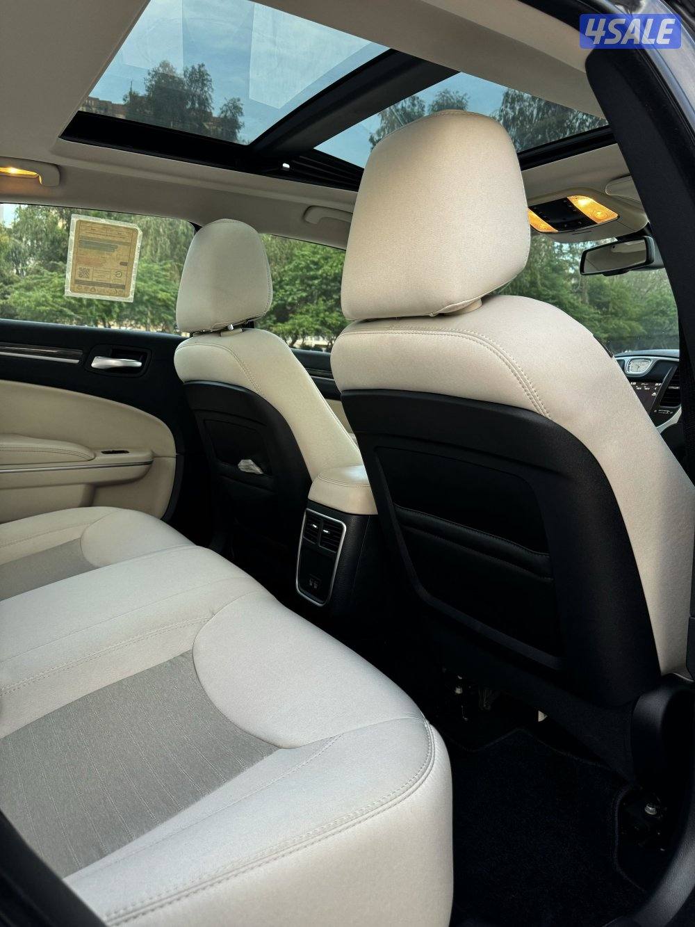 كرايزلر 300 موديل 20197