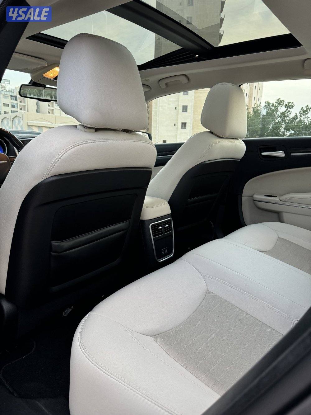 كرايزلر 300 موديل 20199