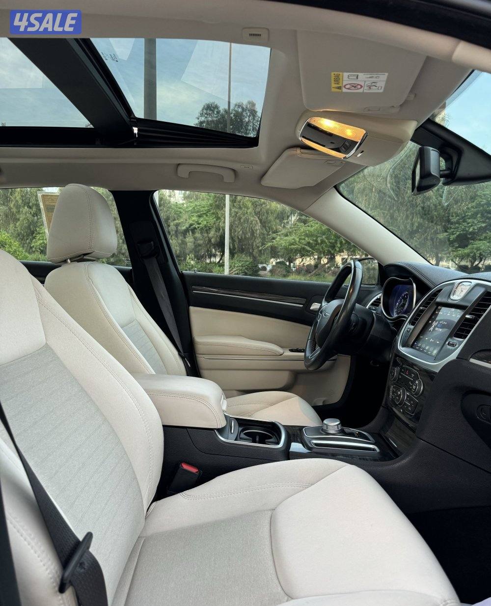 كرايزلر 300 موديل 201910