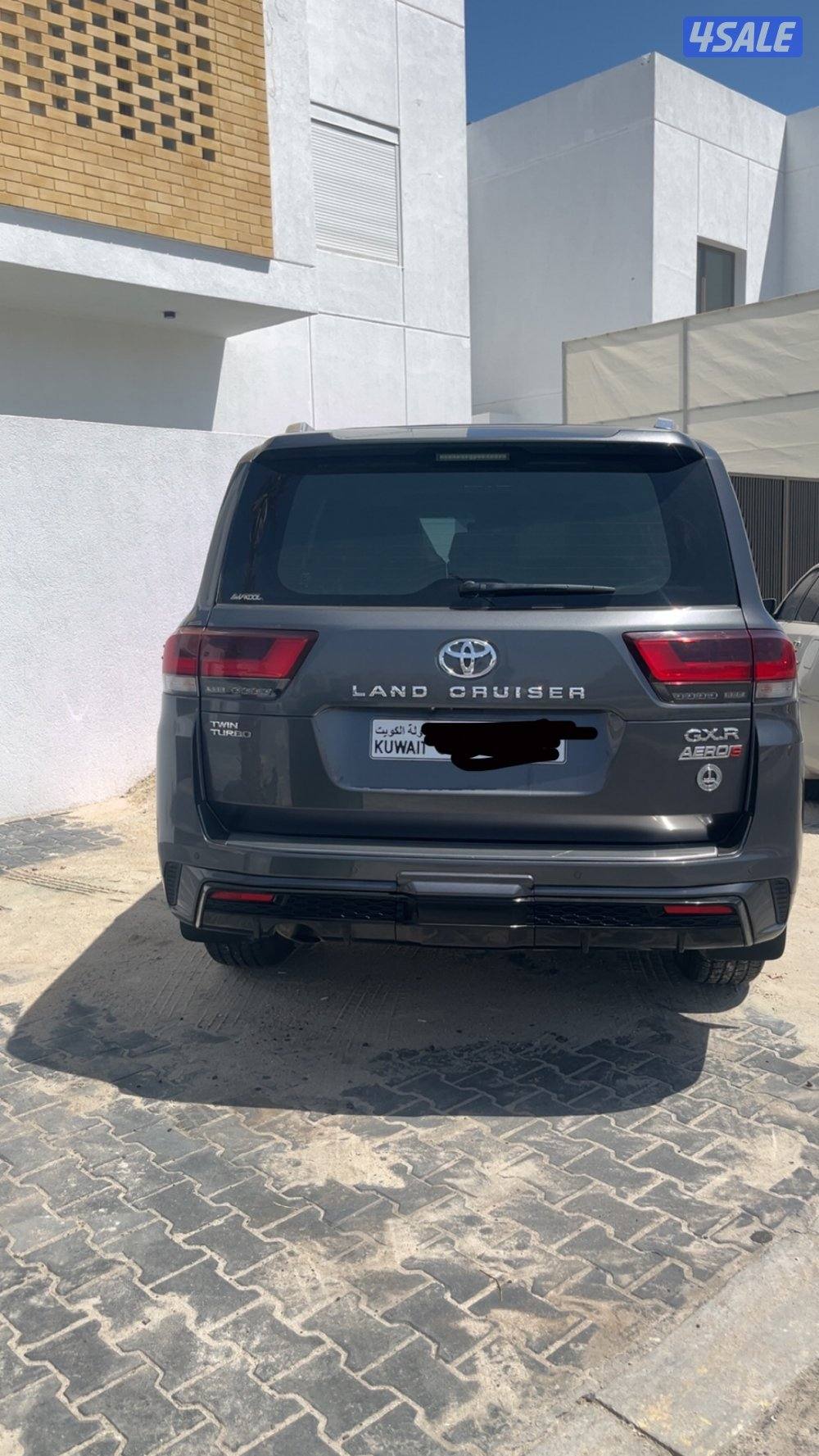 للبيع لاندكروزر ايرو اس 2023 ماشي 53 الف4