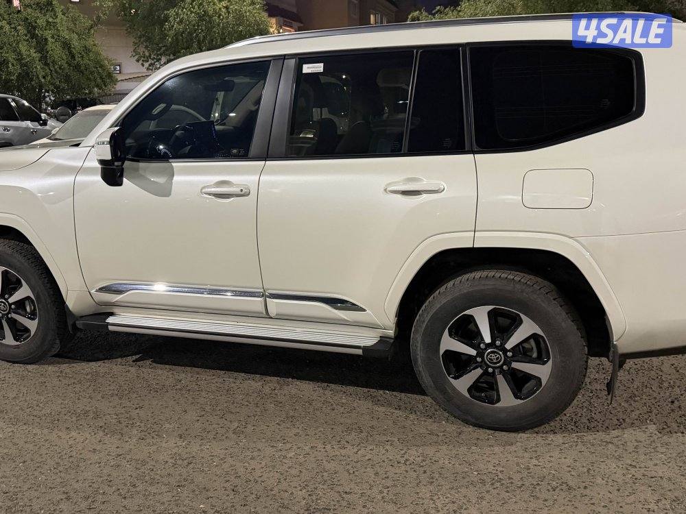 لاند كروزر 20230