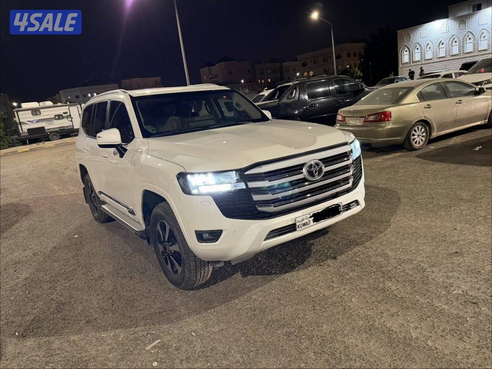 لاند كروزر 20235