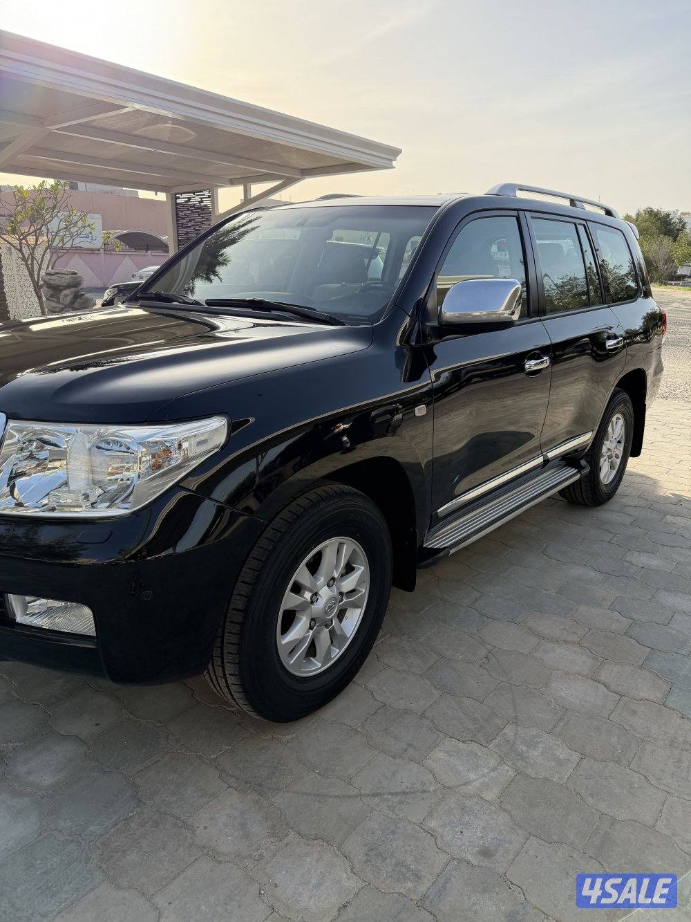 لاند كروزر GXR 2011 V81