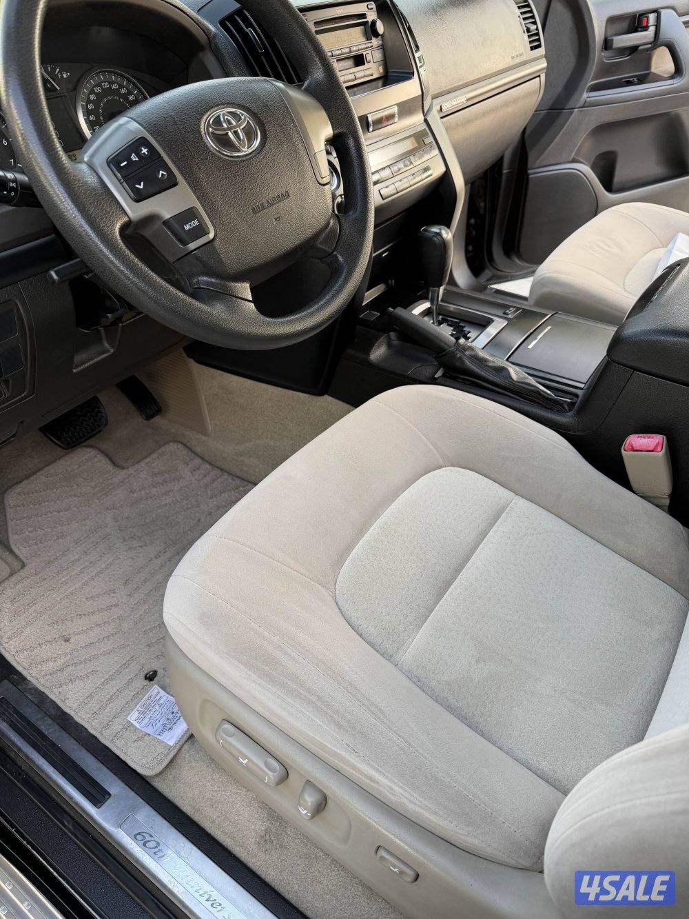 لاند كروزر GXR 2011 V85