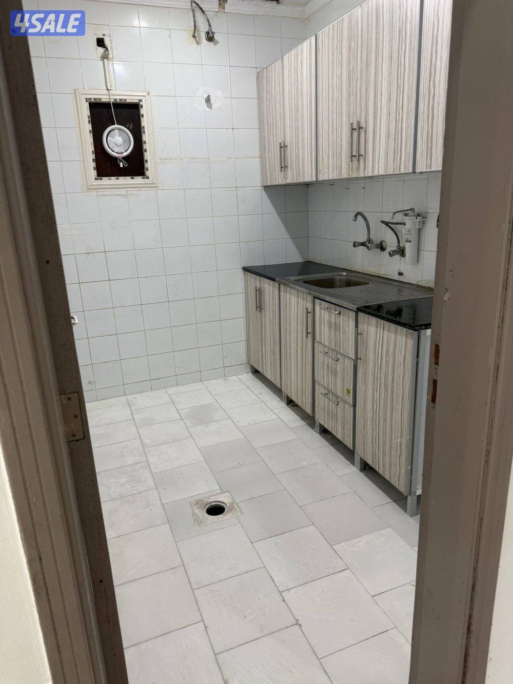 للايجار شقة بالعقيلة قطعة 3 شارع 331خلف فرع الجمعية والمسجد4