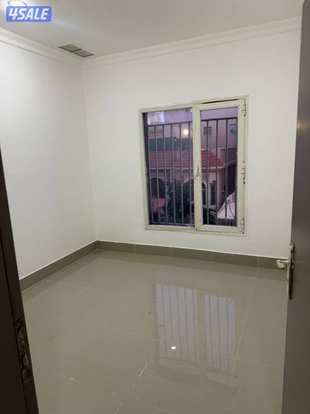 للايجار شقة بالعقيلة قطعة 3 شارع 331خلف فرع الجمعية والمسجد5