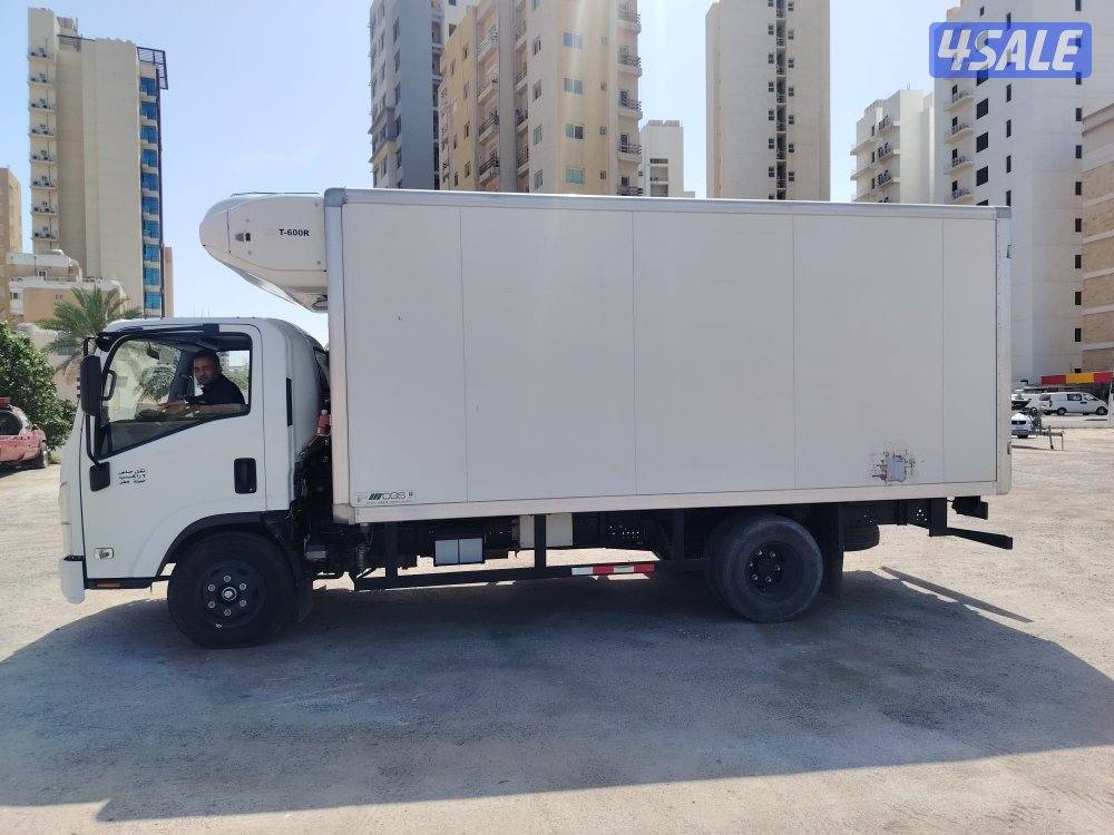 Half lorry frozen and chilled delivery service with 2 helpers1