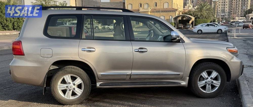 لاندكروزر v81