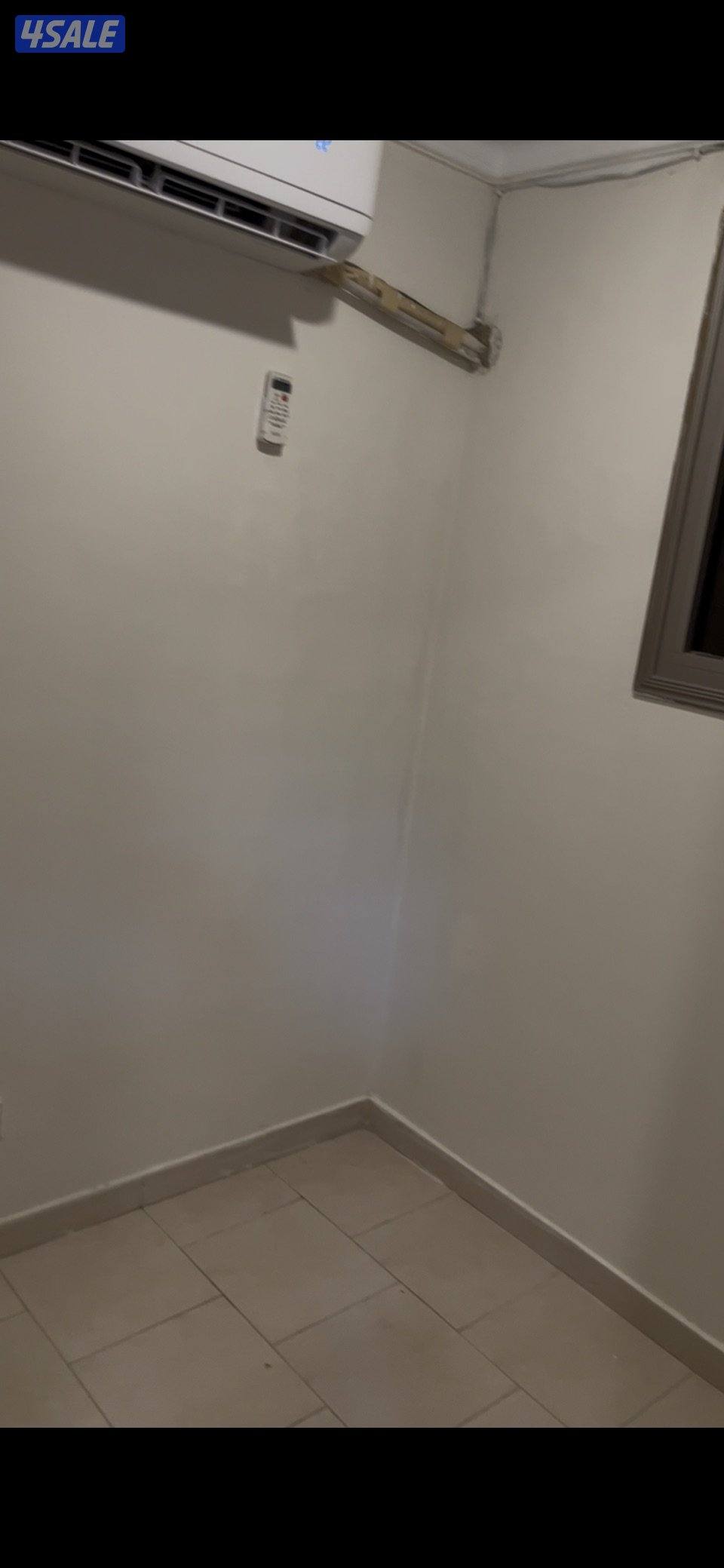 مقابل حولي شارع المغرب السريع بدون اصنصير الدور الثاني يوجد بها سطح1