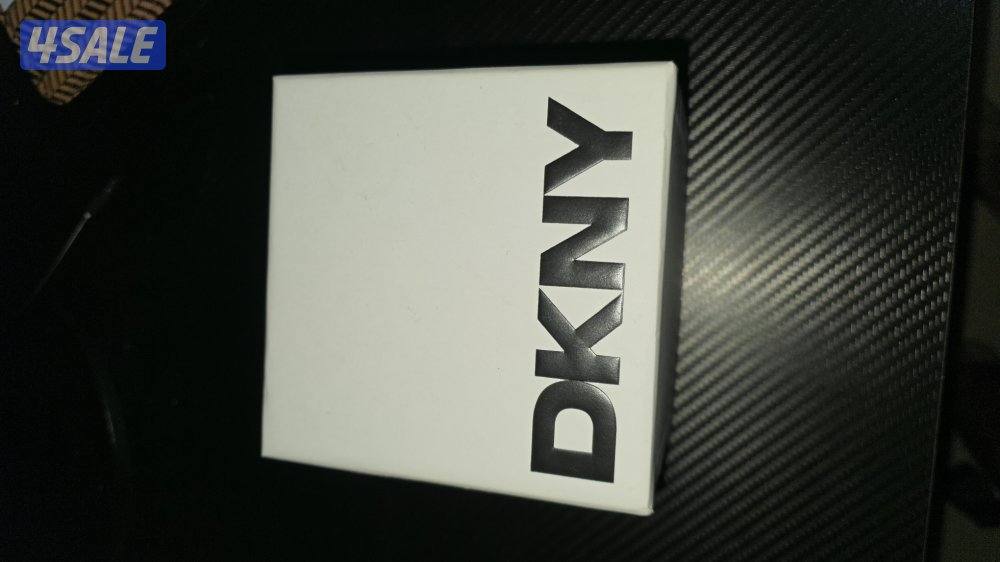 ساعة DKNY أصلية شبه جديدة – استخدام خفيف – مع العلبة0