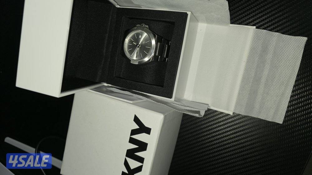 ساعة DKNY أصلية شبه جديدة – استخدام خفيف – مع العلبة1