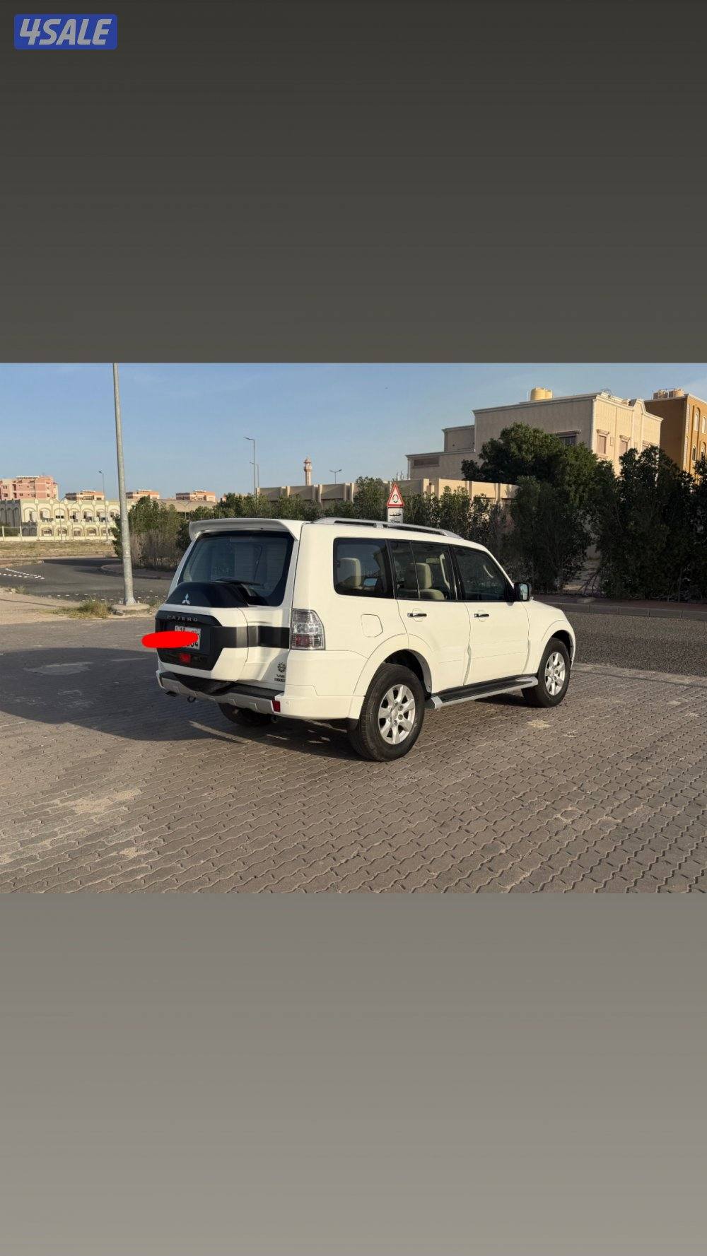 للبيع باجيرو 2020 صبغ الوكاله عداد 100 الف بحاله نادره7