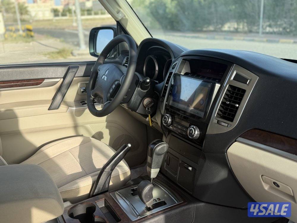 للبيع باجيرو 2020 صبغ الوكاله عداد 100 الف بحاله نادره12