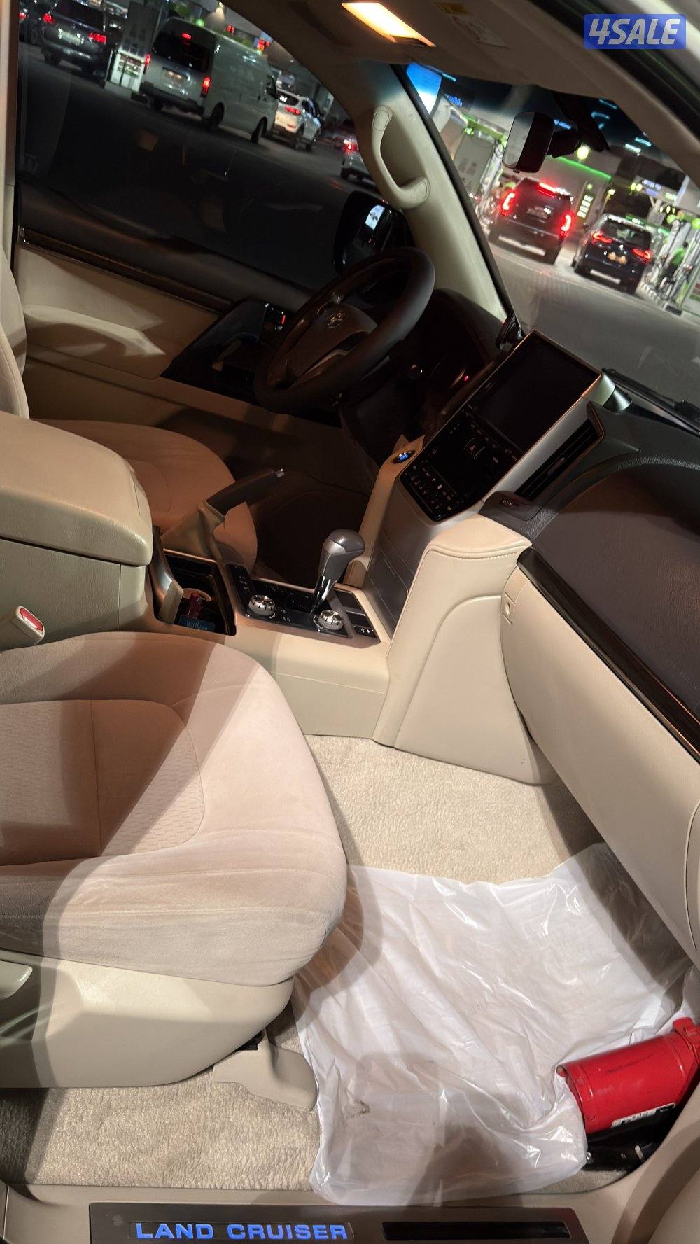 لاندكروز 2021 gxr صبغ وكالة   ماعدا قطعة    لون ابيض8