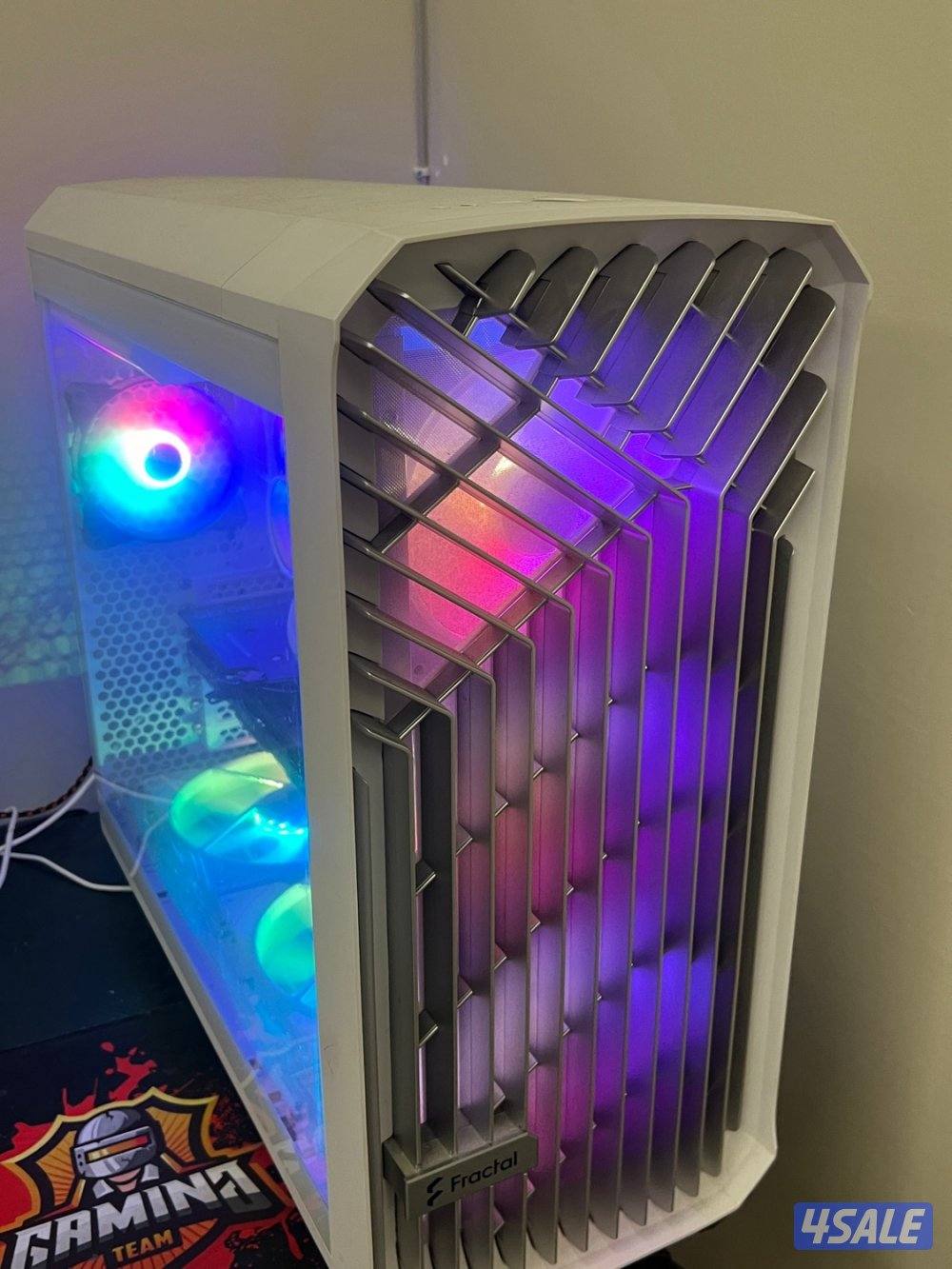 للبيع بي سي نظيف جدًا استخدام اقد من سنتين1