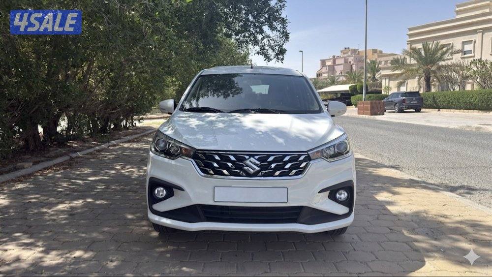 للبيع سوزوكي أرتيجا 2025 بحالة الوكالة ٧ راكب0