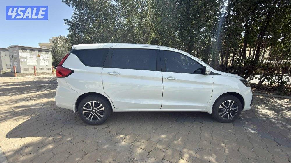 للبيع سوزوكي أرتيجا 2025 بحالة الوكالة ٧ راكب4