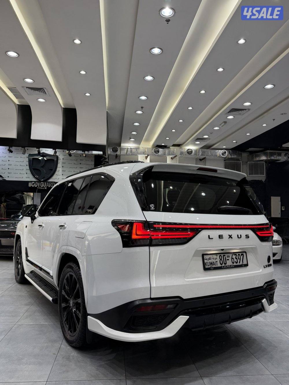 لكزس LX600 F-SPORT4