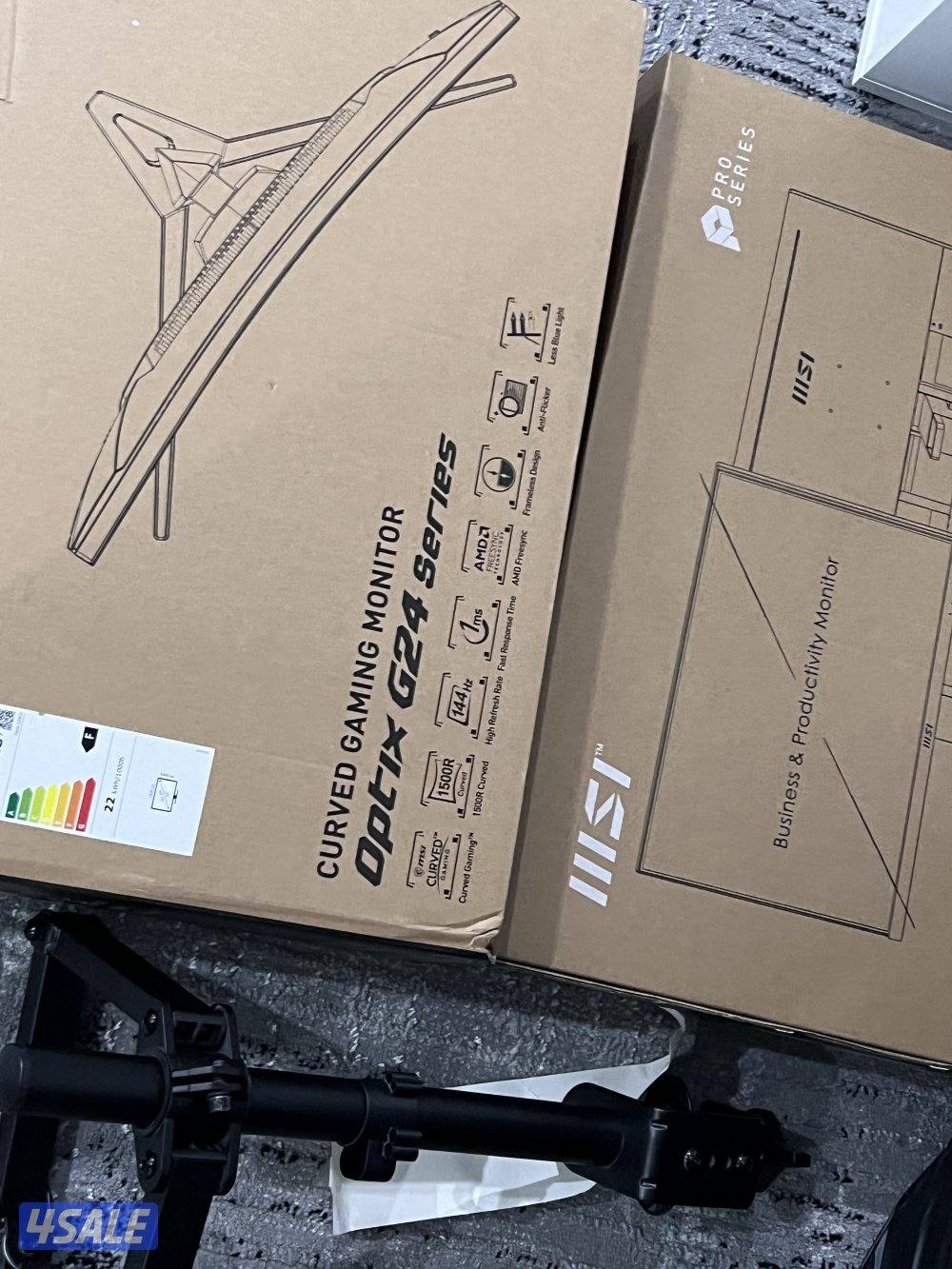 شاشتين من MSI اساسية وثانوية استخدام سنة خفيف جدا4