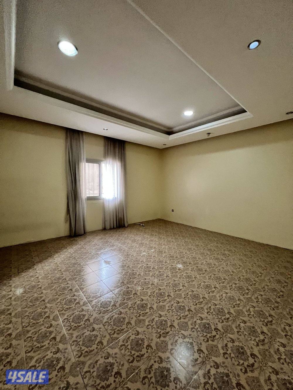 للإيجار بالنعيم قطعه 4 ( بيت حكومي كامل )2