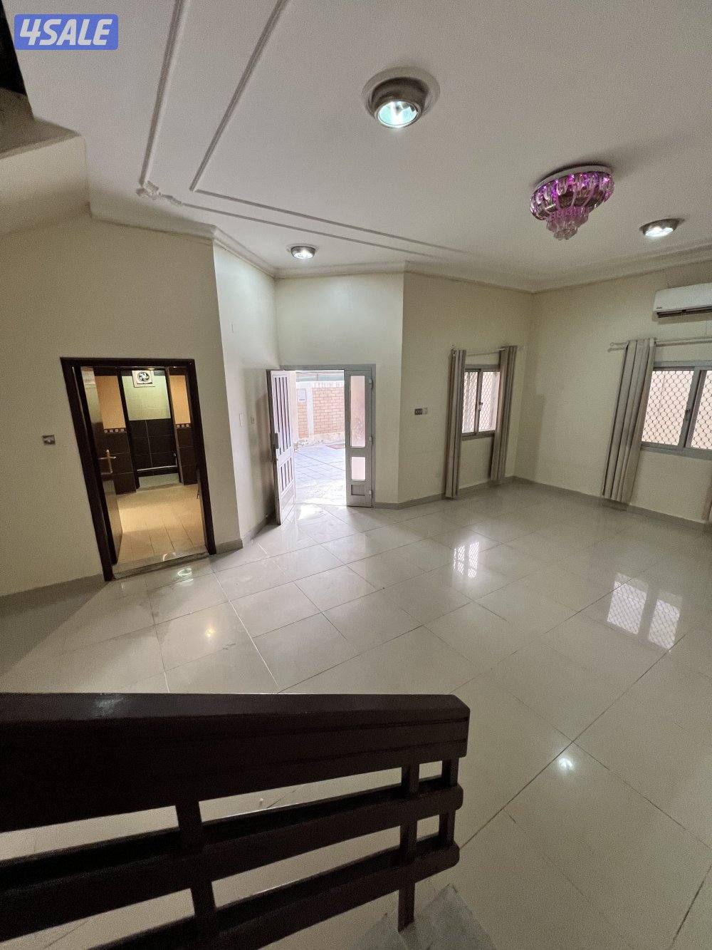 للإيجار بالنعيم قطعه 4 ( بيت حكومي كامل )3