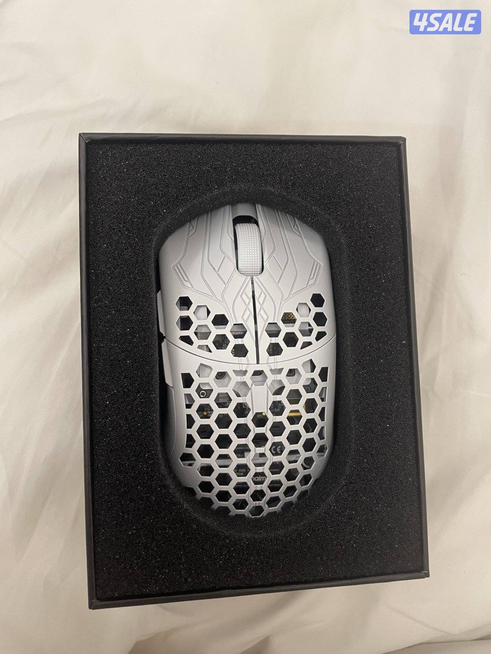 Finalmouse ULX FROSTLORD medium WIRLESS   التواصل واتس اب فقط1
