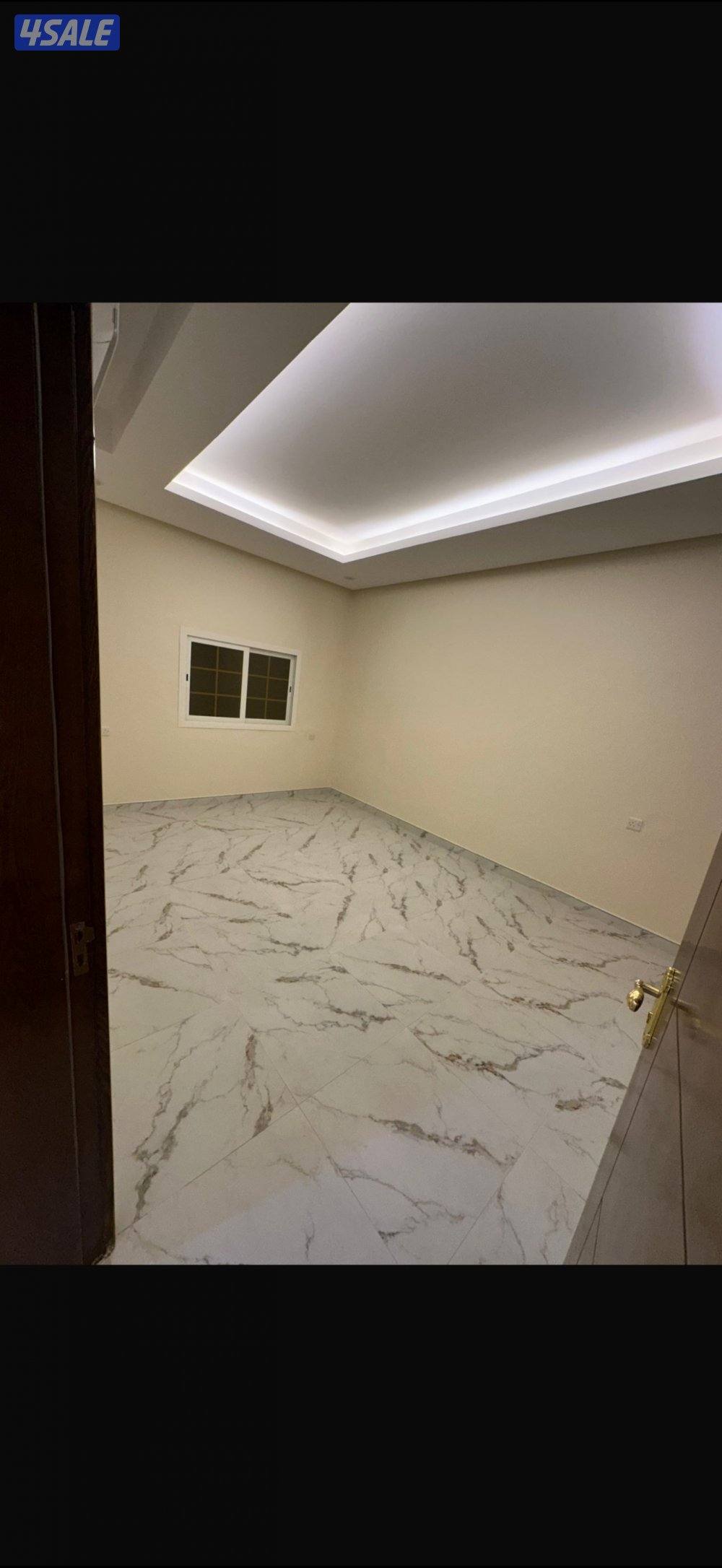 شقه سوبر دولكس من المالك مباشره دور اول 3 غرف وصاله و3 حمام ومطبخ2