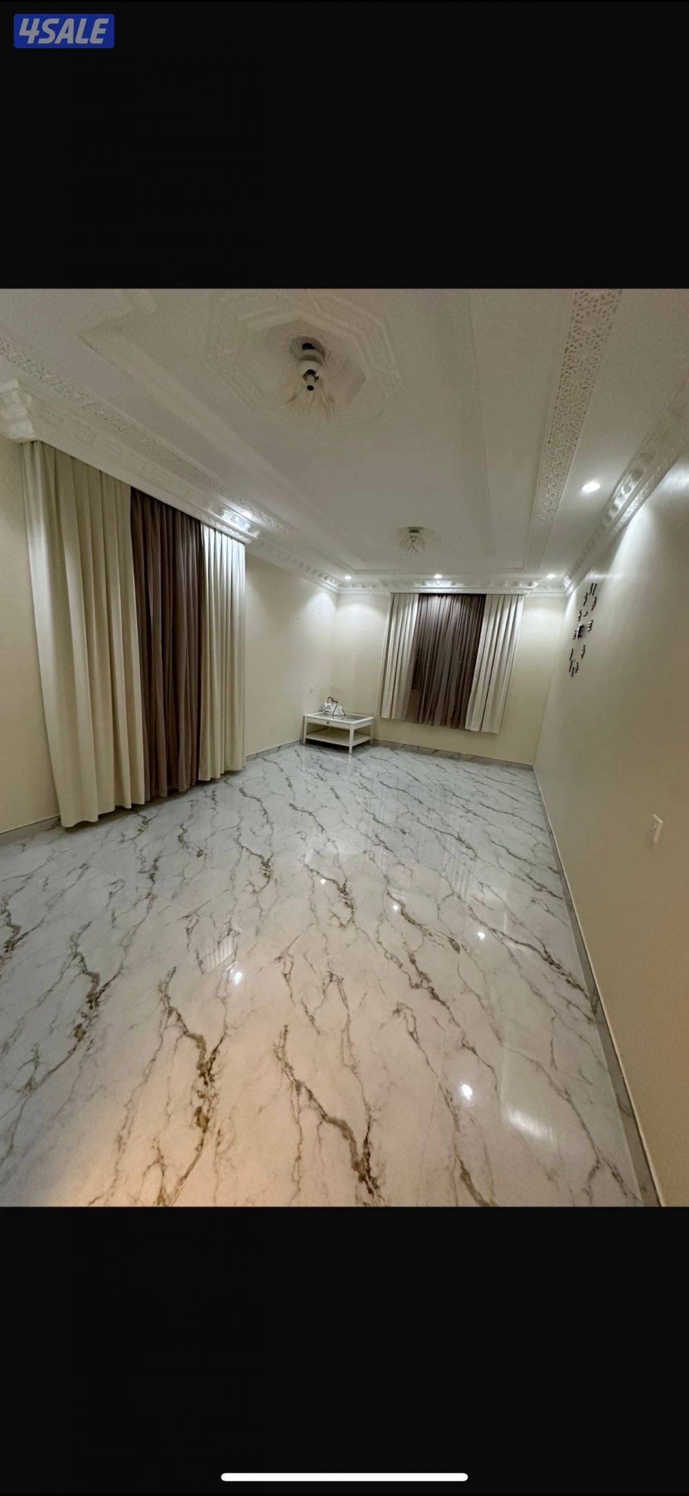 شقه سوبر دولكس من المالك مباشره دور اول 3 غرف وصاله و3 حمام ومطبخ3