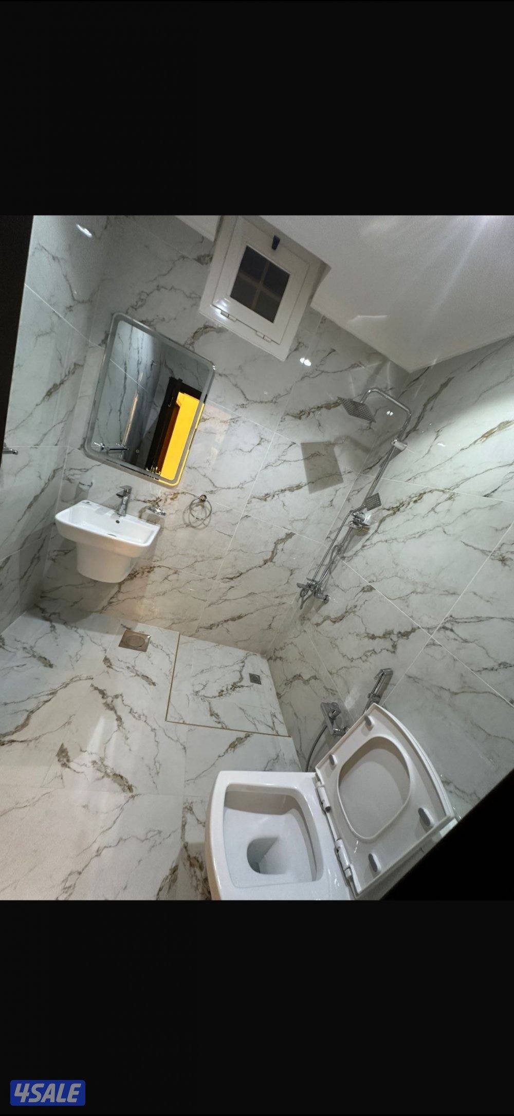 شقه سوبر دولكس من المالك مباشره دور اول 3 غرف وصاله و3 حمام ومطبخ11