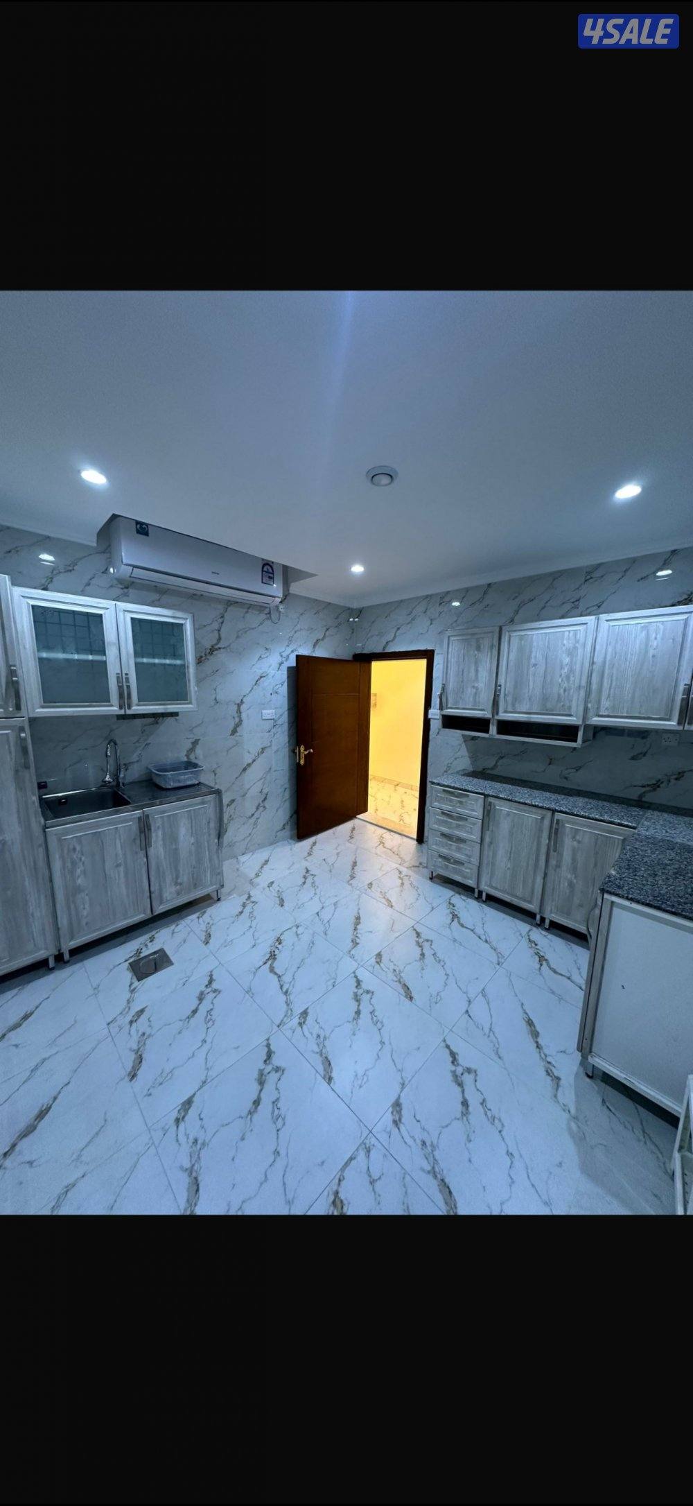 شقه سوبر دولكس من المالك مباشره دور اول 3 غرف وصاله و3 حمام ومطبخ12