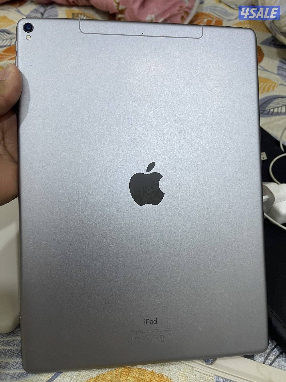 ايباد ابل برو 12.9 انش 256 قيقا خط شريحة نظيف جدا ولا زلغ بطارية 1000