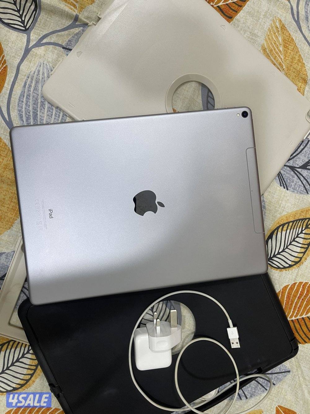 ايباد ابل برو 12.9 انش 256 قيقا خط شريحة نظيف جدا ولا زلغ بطارية 1009