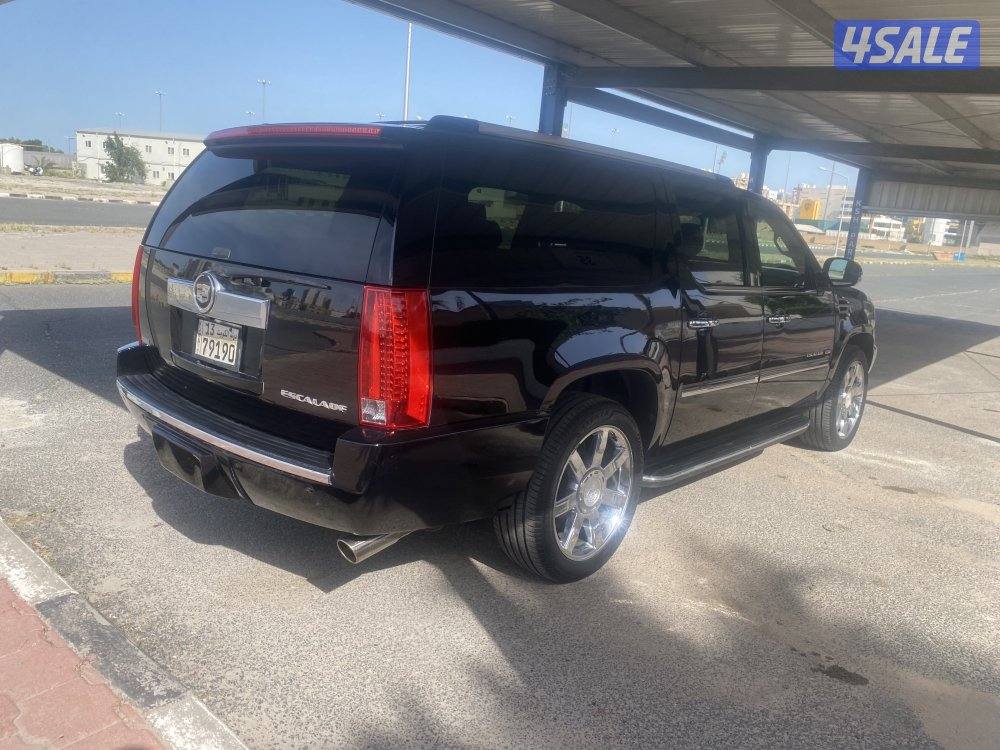 كاديلاك اسكاليد اكس الـ موديل 2011 ماشي 191 فل اوبشن شرط للفحص بحاله م1