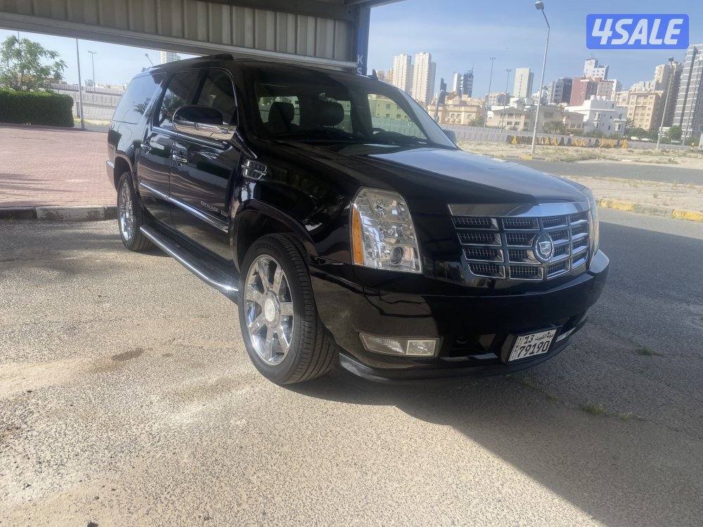 كاديلاك اسكاليد اكس الـ موديل 2011 ماشي 191 فل اوبشن شرط للفحص بحاله م3