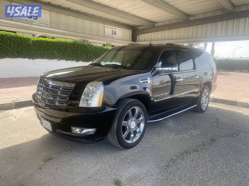 كاديلاك اسكاليد اكس الـ موديل 2011 ماشي 191 فل اوبشن شرط للفحص بحاله م4