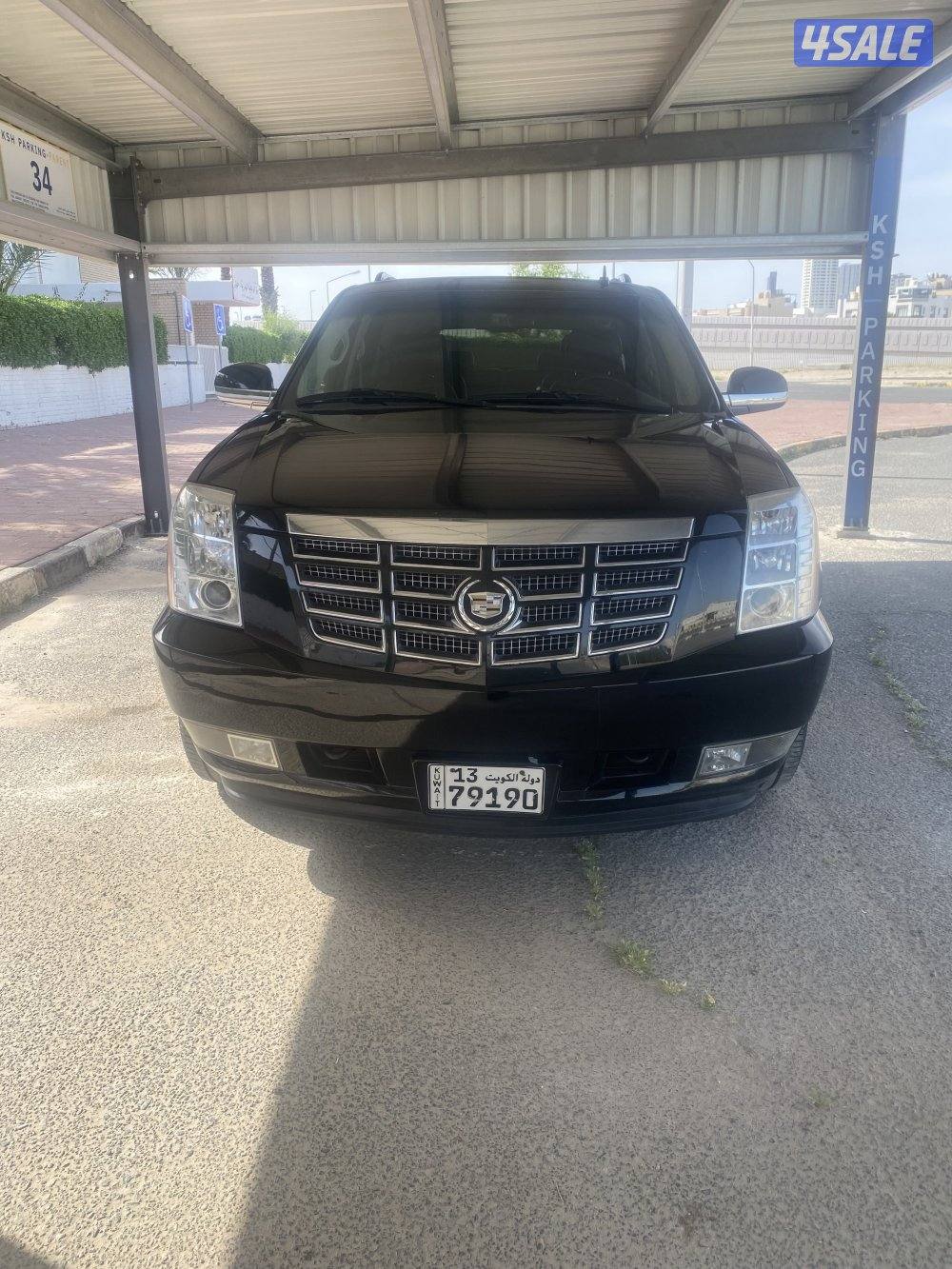 كاديلاك اسكاليد اكس الـ موديل 2011 ماشي 191 فل اوبشن شرط للفحص بحاله م6