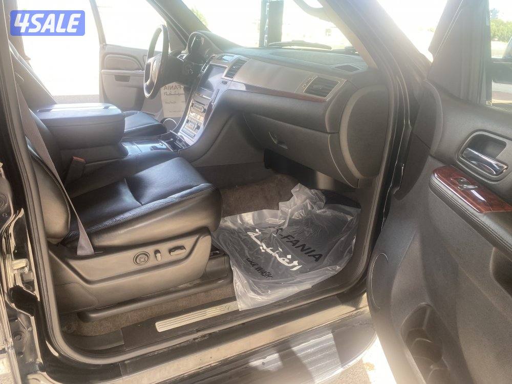 كاديلاك اسكاليد اكس الـ موديل 2011 ماشي 191 فل اوبشن شرط للفحص بحاله م11