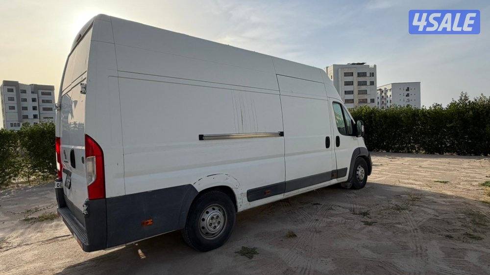 بيجو بوكسر موديل ٢٠١٨ قير عادي بحاله ممتازه0